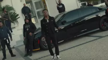 Black denim jacket de Roddy Ricch dans son clip vidéo Tha Boue