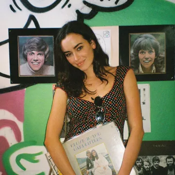 Gafas de sol Ray-Ban Oval Flat Lenses usadas por Sarah Stephens en su cuenta de Instagram @sarahstephens7