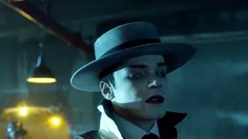 Chapeau porté par Jérémie Valeska (Cameron Monaghan) comme on le voit dans Gotham Saison 05 Épisode 04