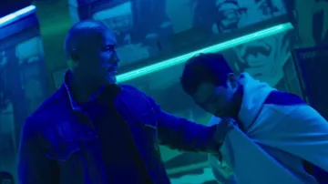 Bleu Jean Casual Manteau porté par Luke Hobbs (Dwayne Johnson) dans Fast & Furious Présente: Hobbs & Shaw