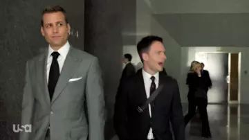 The gray suit Tom Ford Harvey Specter (Gabriel Macht) in Suits S03E07 |  Spotern