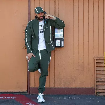 La veste de survêtement OVO portée par Karim Benzema sur son compte Instagram @karimbenzema