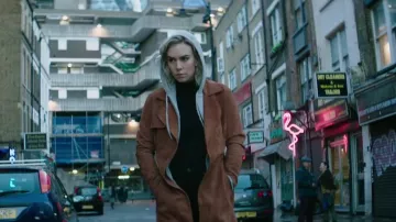 Le manteau en daim marron de Hattie Shaw (Vanessa Kirby) dans Fast & Furious : Hobbs & Shaw