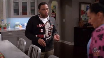 Valentino Contrast Panel Zipped Hoodie usado por Andre 'Dre' Johnson (Anthony Anderson) en negro (Season04 Episode10)