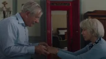 La chemise bleue ciel à carreaux de Roy Courtnay (Ian McKellen) dans L'art du mensonge