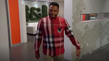 Burberry Thornaby Check Sport Shirt porté par Andre "Dre' Johnson (Anthony Anderson), en black-ish (Season04 Episode12)
