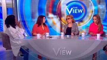 Emilia Wickstead Helga vestido midi cloque usado por Sunny Hostin en The View 20 de junio de 2019