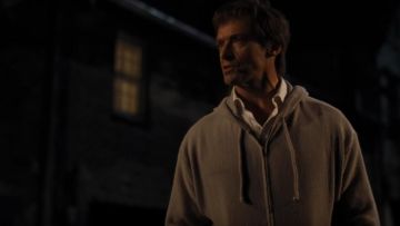 Chandail à capuchon porté par Gary Hart (Hugh Jackman) dans Le peloton de tête