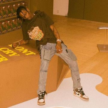 Nike Air Jordan 1 Retro High white and brown worn by Travis Scott on his Instagram account @travisscott