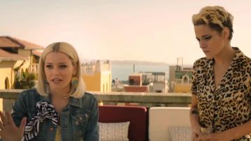 Blue denim jacket worn by Bosley (Elizabeth Banks) in Charlie's Angels