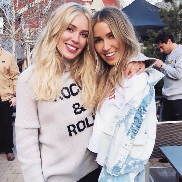 el suéter Zadig & Voltaire Rock & Roll usado por Cassie Randolph en su cuenta de Instagram @cassierandolph
