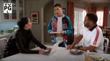 Hypnotiser Notorious BIG Graffiti Blouson porté par Andre Johnson, Jr (Marcus Scribner), en black-ish (S04E18)