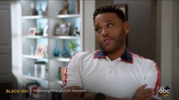 Gucci Jacquard Stripe Manches Polo Polo porté par Andre "Dre' Johnson (Anthony Anderson), en black-ish (S04E18)