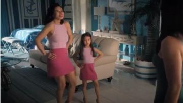 French Connection Whisper Colorblock Dress usado por Lina (Diane Guerrero) en Jane the Virgin (Season05 Episode14)