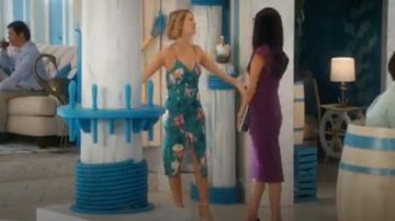 ASOS Design Slinky Floral Cami Drape Midi Vestido usado por Petra Solano (Yael Grobglas) en Jane the Virgin (Temporada05 Episodio 14)