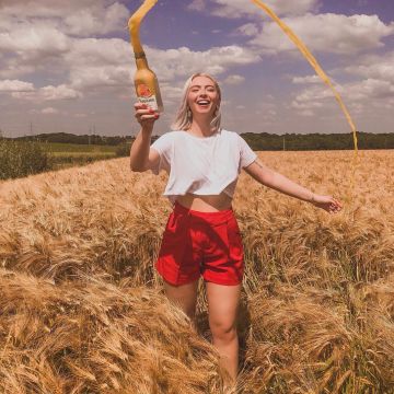 Le top blanc de Celia Debruyker sur son compte Instagram @debruykercelia