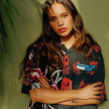 La chemise fleurie Prada de Alisha Boe sur son compte Instagram @alishaboe