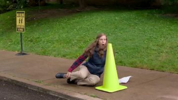 Bleu marine Inhalateur Veste portée par Audrey (Kristen Wiig) Où avez-Vous Aller, Bernadette