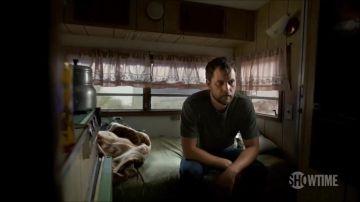 Le t-shirt vert porté par Cole Lockhart (Joshua Jackson) dans The Affair (S02E01)