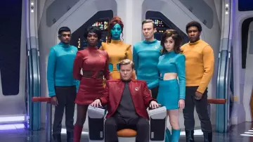 La réplique du costume Space Fleet bleu USS Callister de Nanette Cole (Cristin Milioti) dans Black Mirror (S01E03)