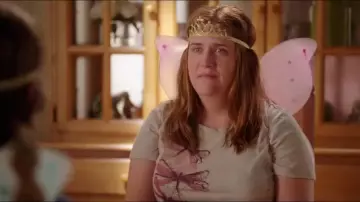 La couronne de Paula Proctor (Donna Lynne Champlin) dans Crazy Ex-Girlfriend (S03E05)