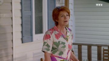 The dress shirt short flowery printed from Martine (Véronique Genest) in Camping paradise