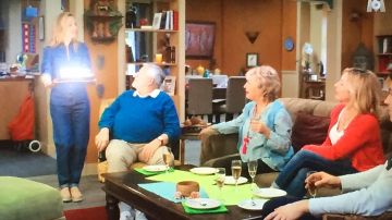 El traje vaquero usado por Roxane (Charlie Bruneau) en En Famille del 1.7.2019