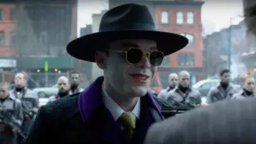 El sombrero negro de Jeremiah Valeska (Cameron Monaghan) en Gotham S04E20
