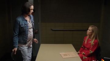 Diane von Furstenberg Imprimé Crêpe de Chine de Soie Mini Robe porté par le Dr Joan Watson (Lucy Liu) dans le Primaire (S07E06)