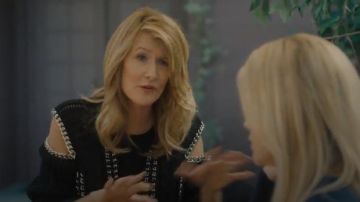Alexander McQueen Chain Detail Cold Shoulder Sweater usado por Renata Klein (Laura Dern) en Big Little Lies (S02E04)
