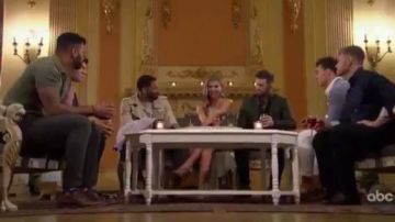 Stuart Weitzman La Nudistsong Sandale porté par Hannah Brown dans La Bachelorette (S15E07)