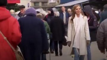 Helmut Lang Laine de Finition porté par Hannah Brown dans La Bachelorette (S15E07)