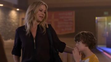 MZ Wallace Women’s Large Metro Tote worn by Jen Harding (Christina Applegate) in Dead to Me (S01E06)