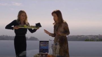 Karen Millen  High-Waisted Pencil Skirt worn by Jen Harding (Christina Applegate) in Dead to Me (S01E10)