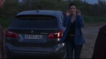 Le Pantalon jeans slim bleu de Paola (Mélanie Doutey) dans Donne-moi des ailes