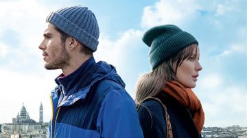 Le Bonnet bleu clair de Rémy (François Civil) dans Deux moi