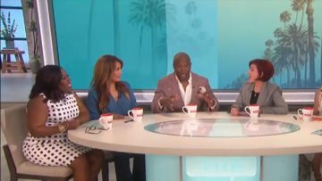 Rag & Bone Felix Tie Front Popover Blouse worn by Carrie Ann Inaba on The Talk July 1, 2019