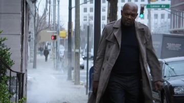 Black Turtleneck Sweater worn by John Shaft (Samuel L. Jackson) in Shaft