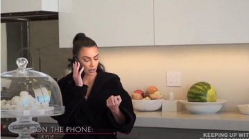 Robe portée par Kim Kardashian West de Garder en Place avec les Kardashians (S16E12)