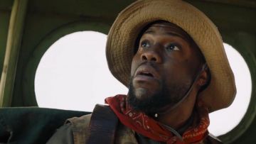 The red Bandana of Kevin Hart in Jumanji : Welcome to the Jungle 2