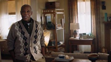 The vest patterned diamond worn by Danny Glover in Jumanji : Welcome to the Jungle 2