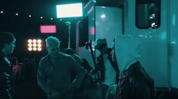 White hoodie worn by Richard Camacho as seen in De Cero music video by CNCO