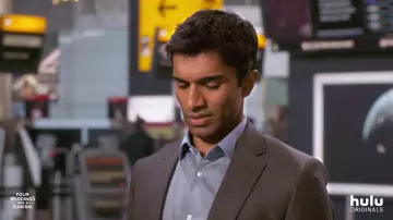 La camisa azul cielo de Craig (Brandon Mychal Smith) en Cuatro bodas y un funeral (Temporada 1)