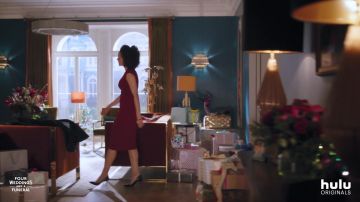 The dress bordeaux right scope by Maya (Nathalie Emmanuel) in Four weddings and a funeral (Season 1)