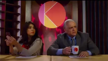 K Logo Mug comme on le voit dans Papi Chulo