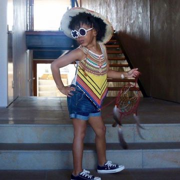 Converse Chuck Taylor Low Sneaker en Azul Marino usado por Blue Ivy Carter en abril de 2017