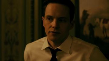 The white shirt of by Daniel The Domas (Mark O'brien) in Ready or Not