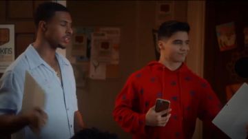 McQ Alexander McQueen Swallow Hoodie usado por Vivek Shah (Jordan Buhat) en grown-ish (S02E16)