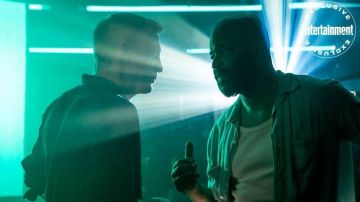 Blue shirt short sleeves worn by Felix Leiter (Jeffrey Wright) as seen in Bond 25 trailer