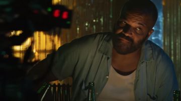 White short sleeves t-shirt worn by Felix Leiter (Jeffrey Wright) as seen in Bond 25 trailer